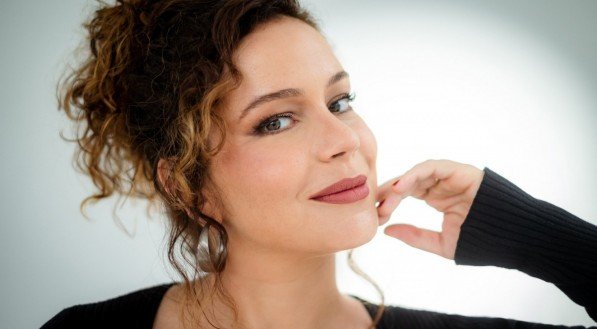 'No exercício da atuação, novela é como um crossfit', diz Leandra Leal, homenageada do Cine PE