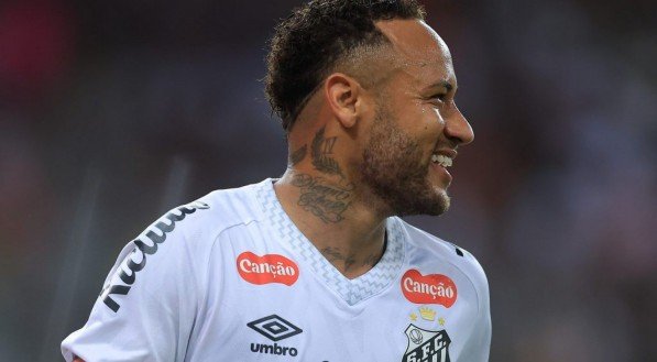 Camisa 10 deve anunciar permanência no retorno do recesso.