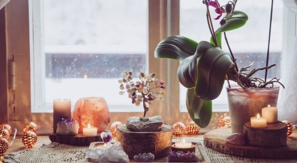 Como cuidar da energia da casa na Sexta-feira 13: dicas de Feng Shui e limpeza espiritual