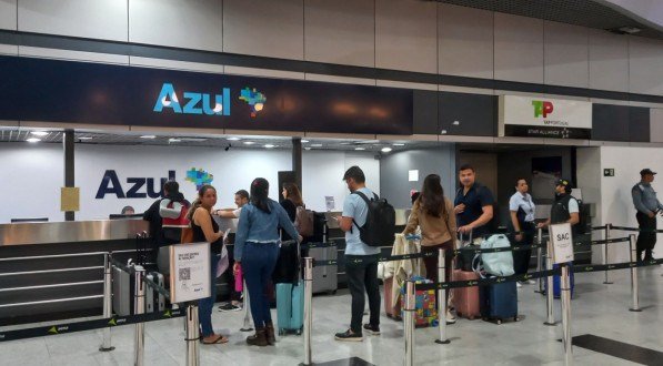 Pela segunda vez, Azul diz que retorno do voo Recife-Madri foi por 'questão técnica e medida preventiva'