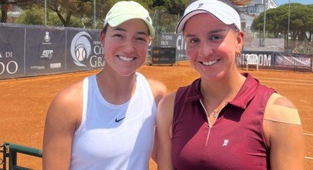 Tenista carioca e americana Gleason buscam o troféu neste domingo a partir das 10h30
