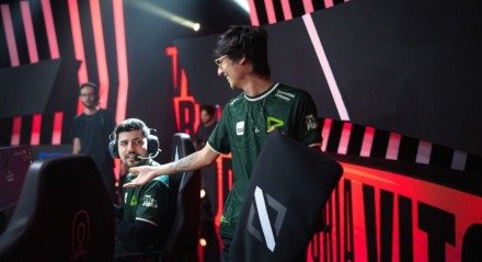 Após 12 anos competindo, Tinowns, um dos jogadores mais vitoriosos do competitivo brasileiro de League of Legends anunciou uma pausa na carreira. O jogador anunciou sua decisão na transmissão da final da Lower Brakcet. Hexacampeão brasileiro, Tinowns enfileirou quatro títulos seguidos com a camisa da LOUD, onde se tornou ídolo da organização. Contudo, os resultados recentes [&#8230;]