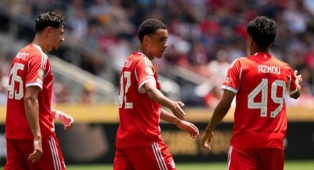 Bayern goleia Aukland City em estreia do Mundial