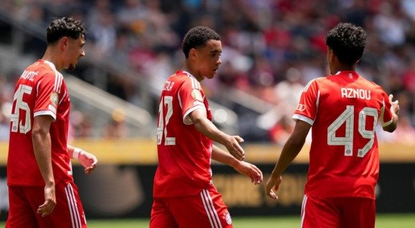 Bayern goleia Aukland City em estreia do Mundial