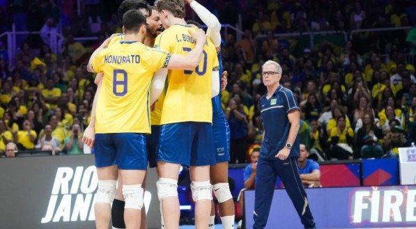 O Brasil encerrou a primeira semana da VNL neste domingo (15), com três vitórias e uma derrota, e folga uma semana para jogar apenas na etapa de Chicago (EUA)