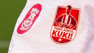 Parte da homenagem realizada pelo Náutico na camisa do jogo contra o Maringá
