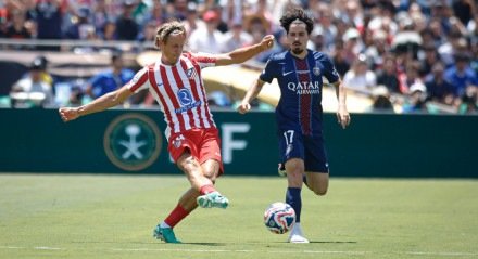 Lateral do time madrilenho acabou sendo derrotado pelo PSG por 4 a 0, em duelo que aconteceu às 12h de Los Angeles (16h de Brasília).