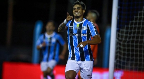Matías Arezo desperta o interesse no Hellas Verona, da Itália.