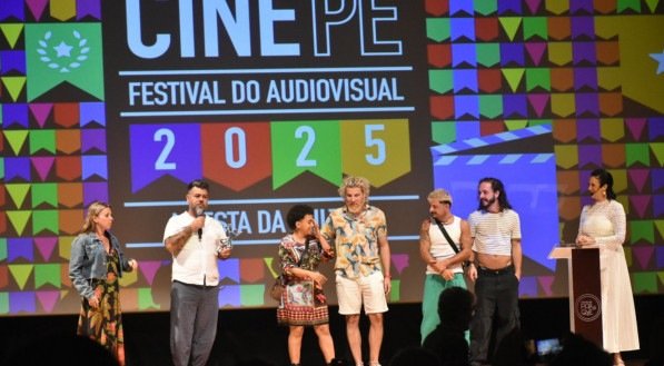 "Nem Toda História de Amor Acaba em Morte" leva prêmio de melhor filme e melhor ator no Cine-PE