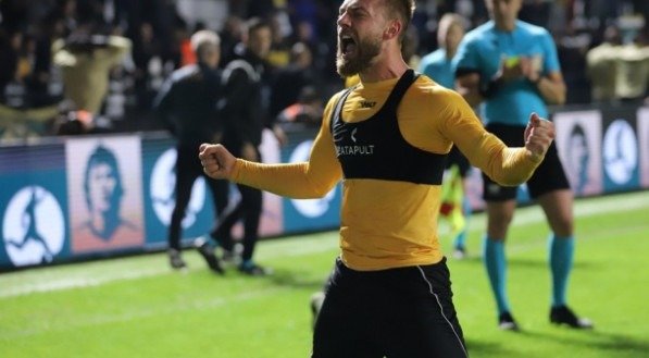 No apagar das luzes, Marcelo Hermes desempata e garante vitória do Tigre por 3 a 2