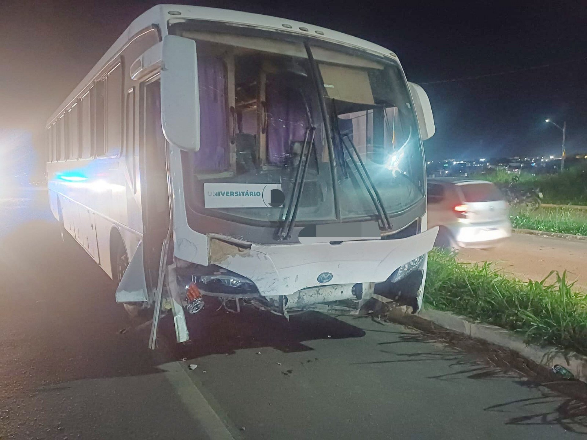 No ônibus havia o motorista e 40 estudantes universitários