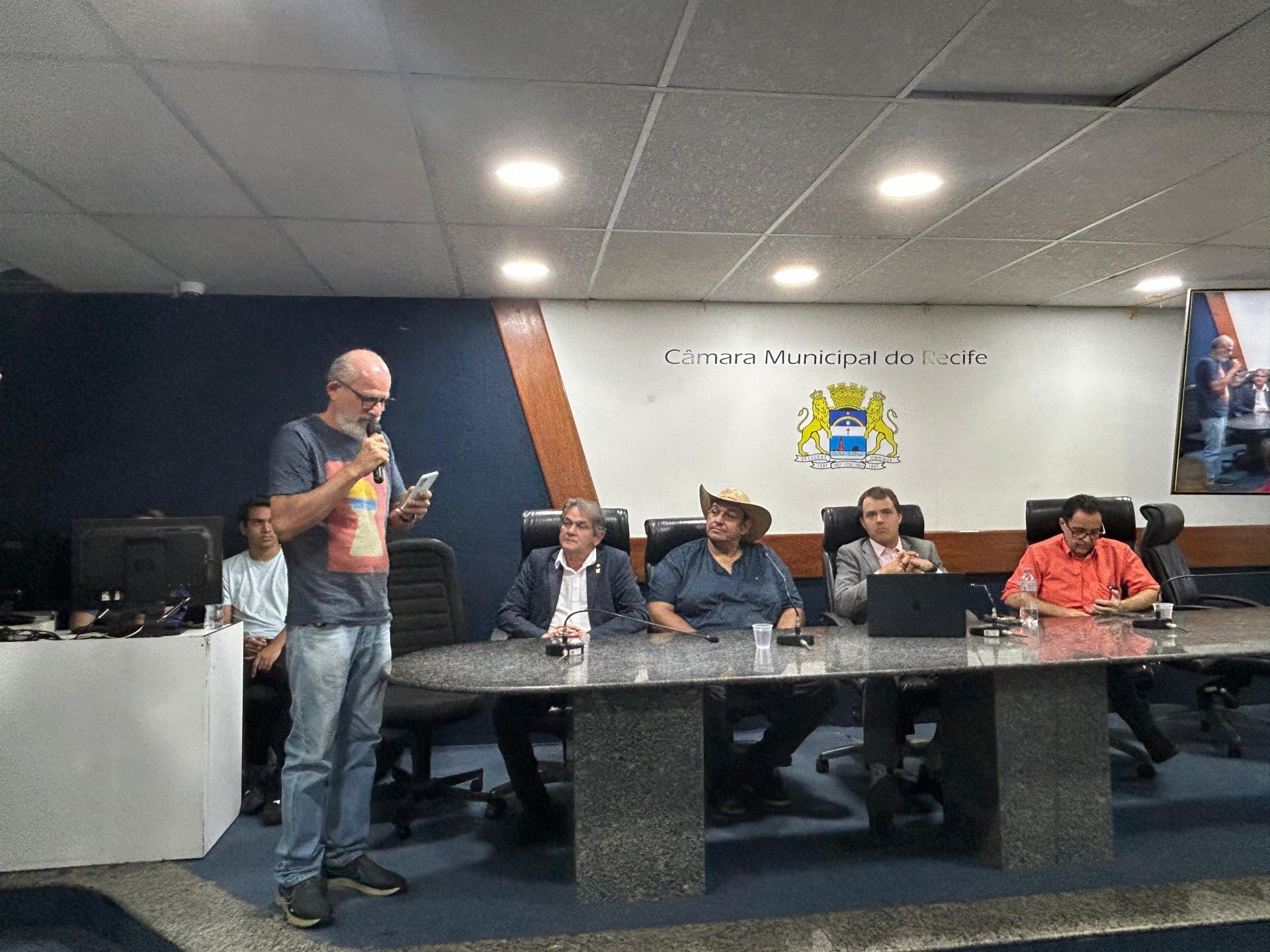 Parlamentares discutem lei de tração animal no Recife; confira como foi a audiência pública