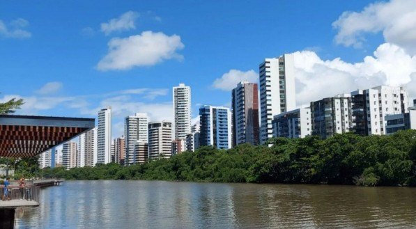 o aluguel de um imóvel com 100 m² está sendo anunciado a R$ 6.635,00 no Recife