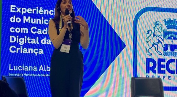 Recife compartilha experiência da Caderneta Digital da Criança em congresso nacional de saúde pública