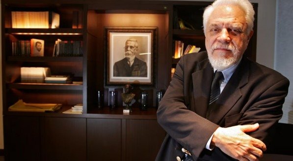 Morre Cícero Sandroni, jornalista e membro da ABL, aos 90 anos