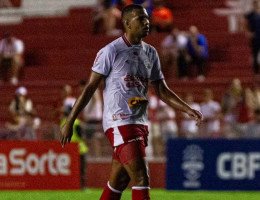 Matheus Silva desfalca o Náutico no duelo decisivo deste domingo (17)
