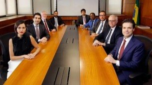 Banco Central, no Copom, elevou a Selic para 15% ao ano. Omaior patamar desde julho de 2006.