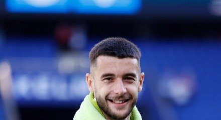 O jogador assinou um vínculo de seis anos