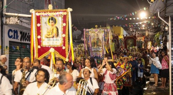 Procissão dos Santos Juninos enaltece as tradições do São João do Recife