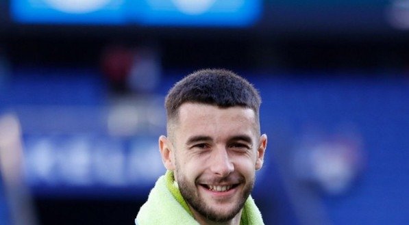 O jogador assinou um vínculo de seis anos