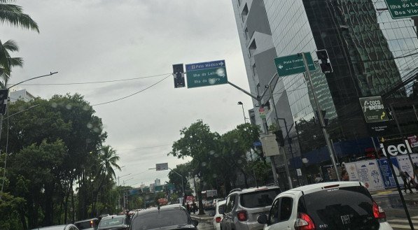Voz do Leitor, 19/06: Semáforos apagados em dias de chuva no Recife