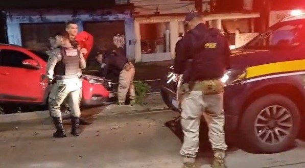 Motorista suspeito de homicídio é detido na BR-232 após tentativa de fuga