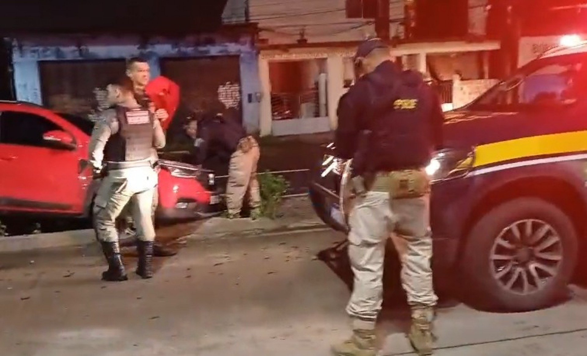 Motorista suspeito de homicídio é detido na BR-232 após tentativa de fuga