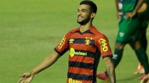 Meia Gustavo, na época do Sport, aos 19 anos