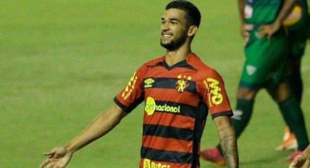 Meia Gustavo, na época do Sport, aos 19 anos
