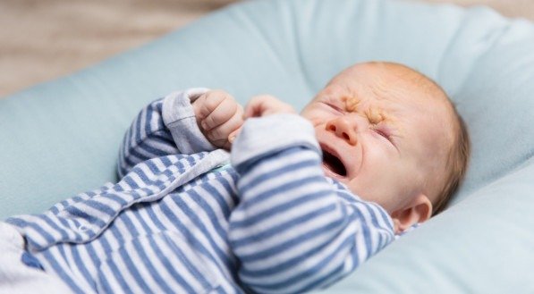 Cólicas abdominais são comuns nos primeiros meses de vida dos bebês