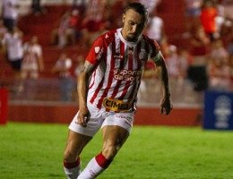 Paulo Sérgio retorna ao time titular do Náutico após mais de dois meses
