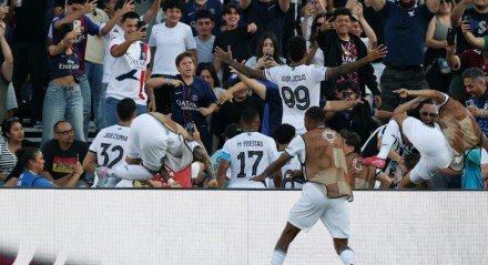 Alvinegro conquistou vitória histórica ao bater os frances por 1 a 0, com gol de Igor Jesus, pela Copa do Mundo de Clubes.