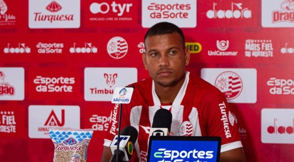 Mateus Silva, novo zagueiro do Náutico
