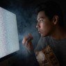A sensação de conforto e previsibilidade, a ansiedade e o prazer imediato são alguns dos motivos que nos fazem assistir sempre aos mesmos programas
