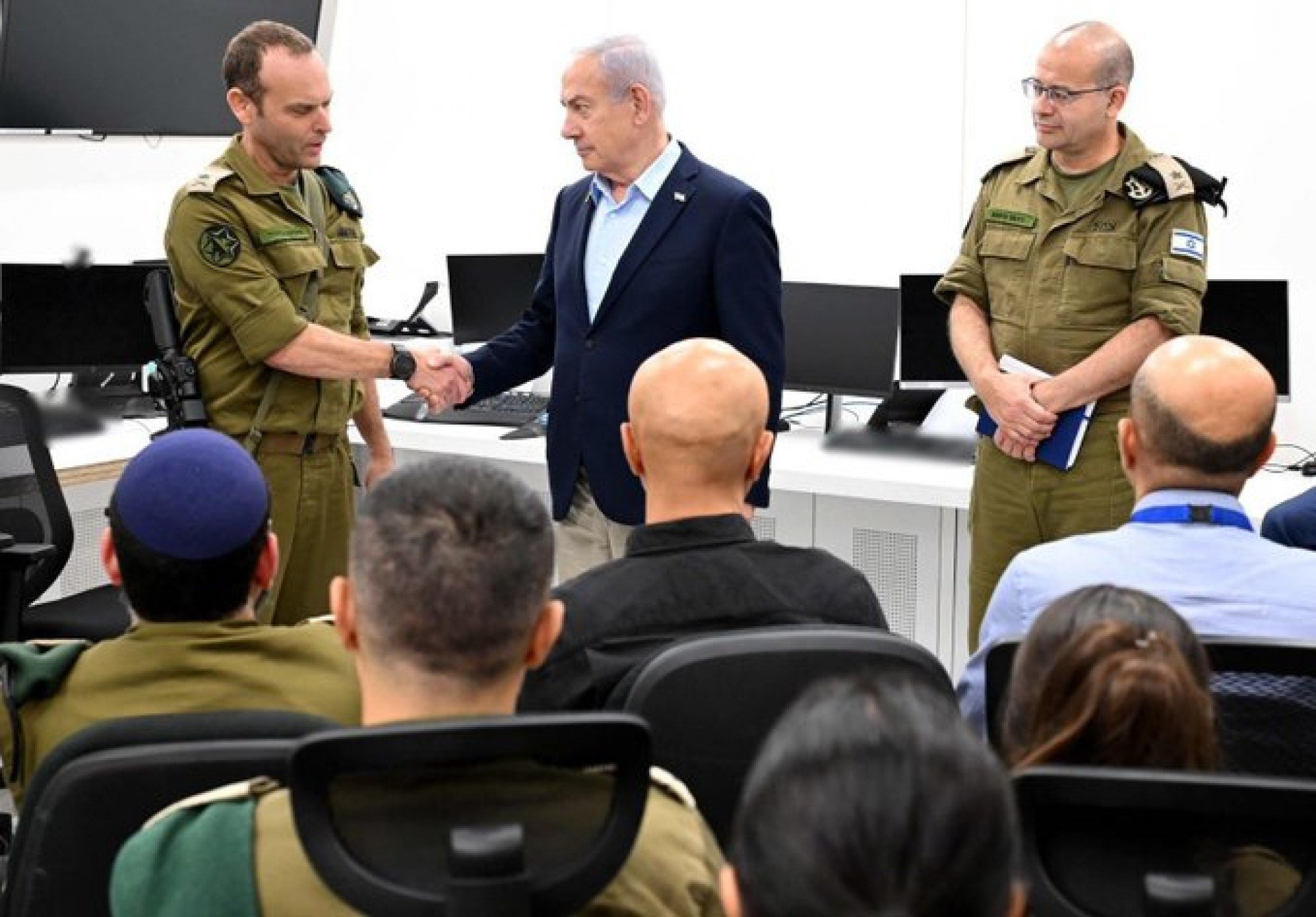 Israel e Irã decidem seguir cessar-fogo anunciado por Donald Trump