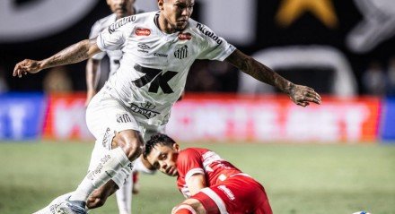 Atacante teve reiterados caso de indisciplina, e após a chega de Alexandre Mattos, o Peixe decidiu devolver o atleta ao Porto.