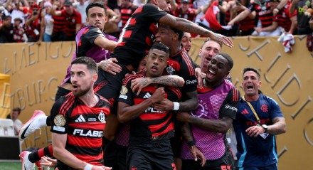 Equipes brasileiras venceram os europeus pelo torneio da FIFA, e um torcedor acertou, além dos resultados, detalhes dos triunfos.
