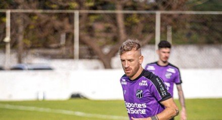 Após férias, elenco volta as atividades para o restante das competições nacionais