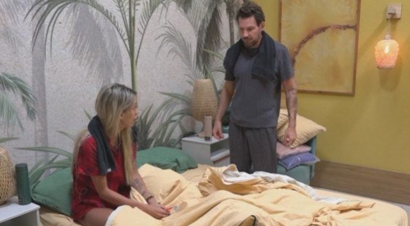 Talira conversa com Pessina na manhã de sábado (21)