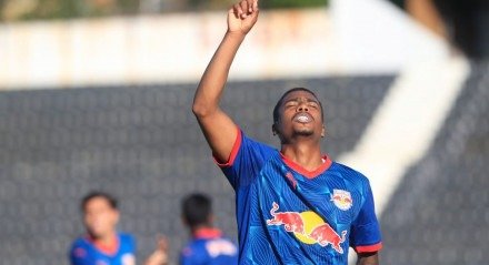 O Braga segue vivo na briga pelo topo da tabela da competição de base.