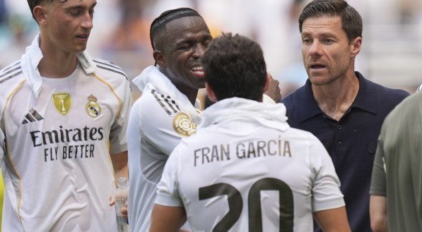 Em busca da primeira vitória no torneio, o Real Madrid enfrenta o Pachuca, do México, às 16h (de Brasília)