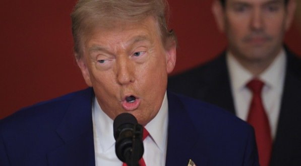 Trump defendeu, na noite do sábado (21), os bombardeios americanos contra as três principais instalações nucleares do Irã e ameaçou o regime islâmico com novos ataques