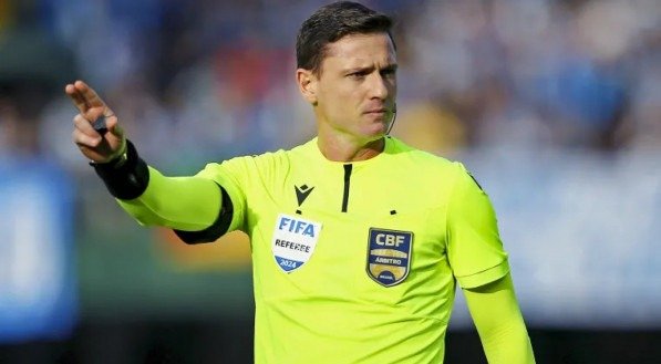 Árbitro brasileiro Ramon Abatti Abel