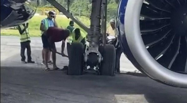 Anac aplica restrições ao Aeroporto de Noronha após afundamentos do piso com dois aviões