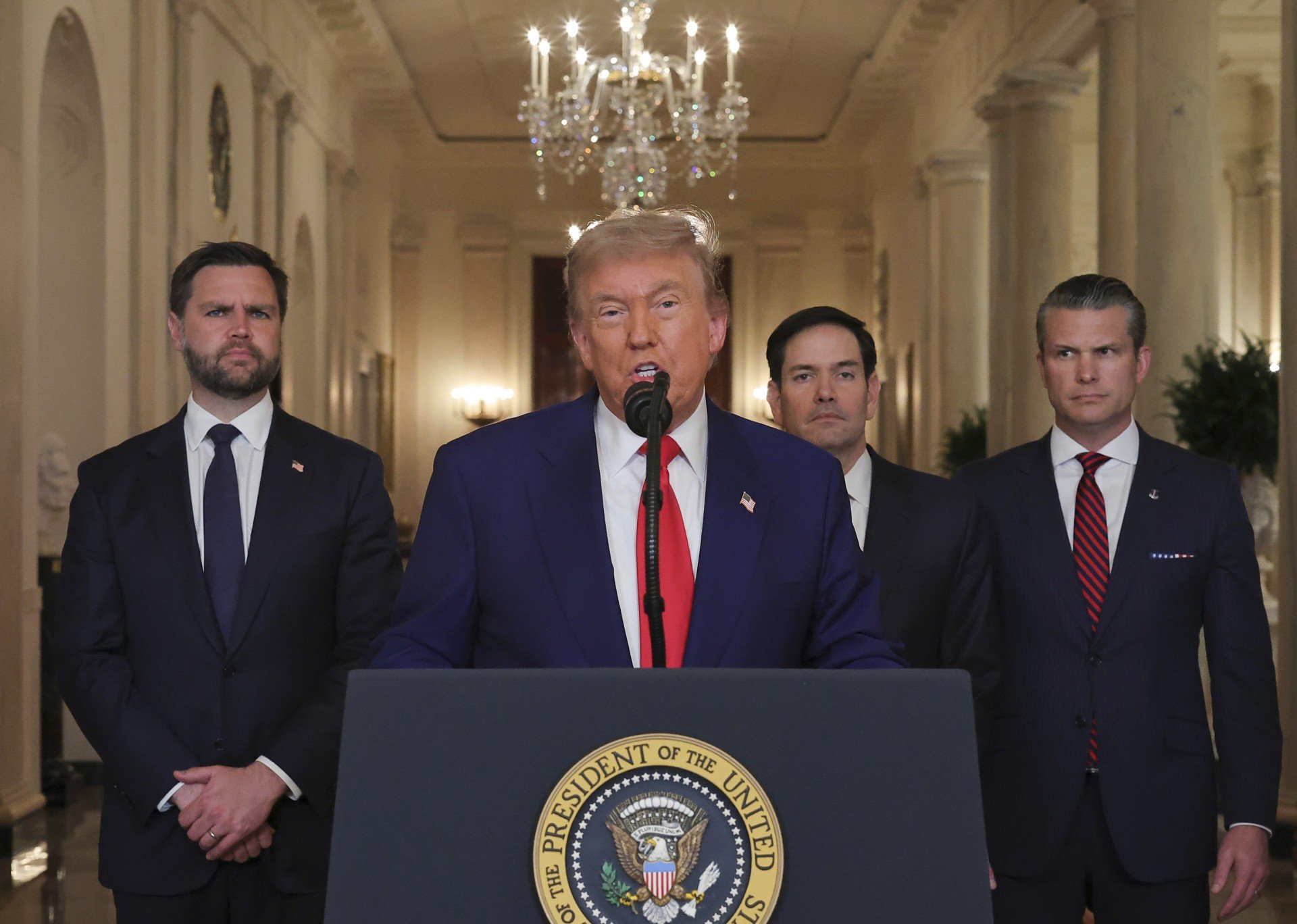 Trump celebra ataque e alerta: 'Ou haverá paz, ou tragédia para o Irã'