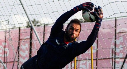Muriel, goleiro do Náutico, em treinamento no CT Wilson Campos
