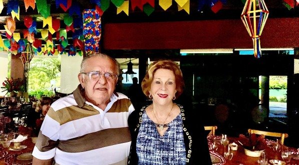 João Carlos comemorando seu aniversário em Gravatá, ao lado da esposa, Auxiliadora