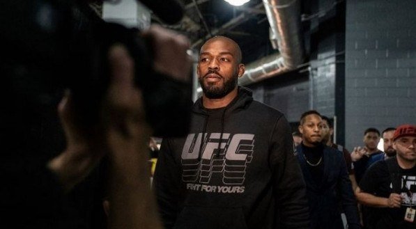 No último sábado (21), Jon Jones agitou o mundo das lutas com o anúncio feito por Dana White que estaria se aposentando do esporte.