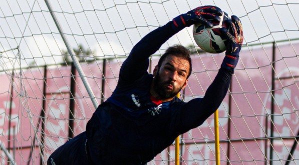 Muriel, goleiro do Náutico, em treinamento no CT Wilson Campos