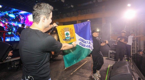 Dupla Matheus e Kauan se apresentou no S&atilde;o Jo&atilde;o de Jaboat&atilde;o Centro